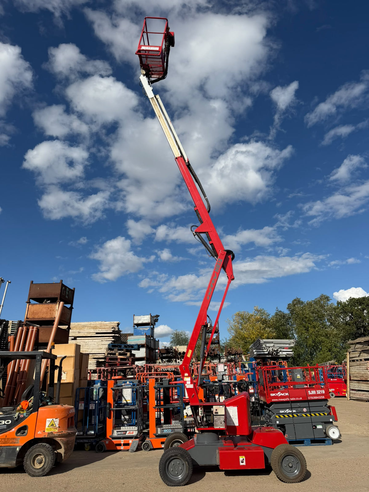 2013 Nifty HR12 Scissor Lift Access Platform Cherry picker
