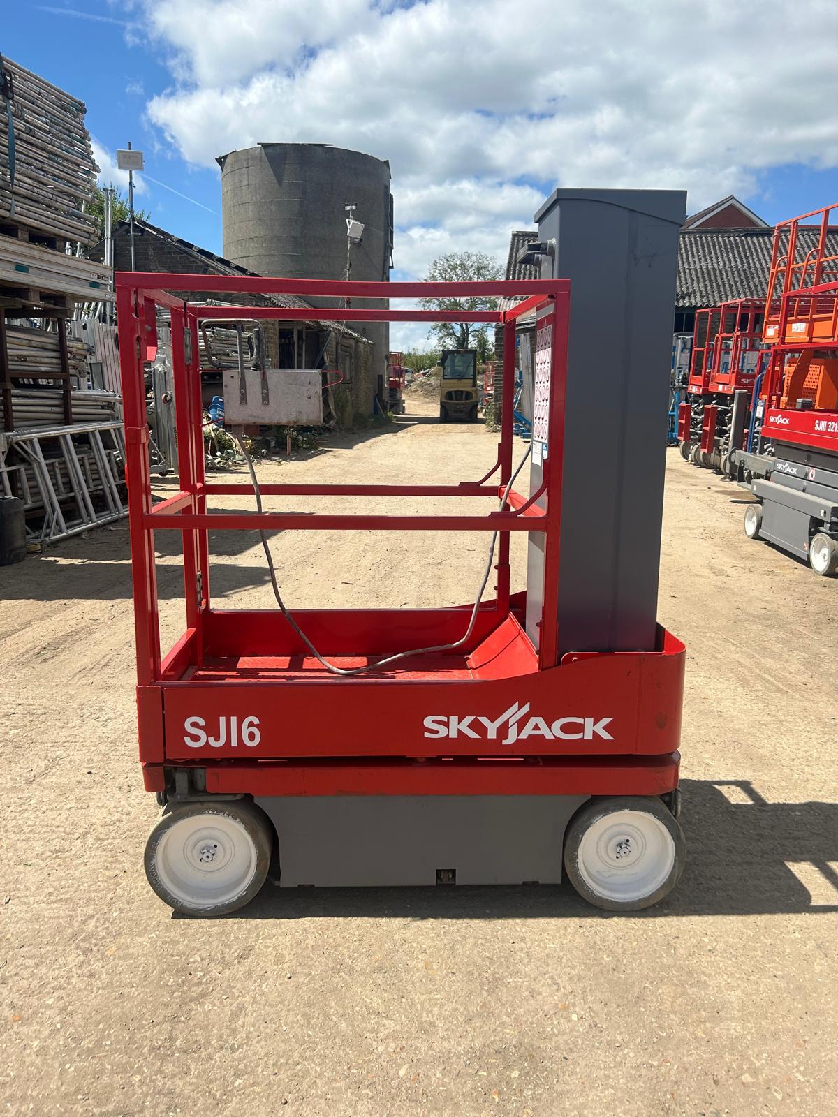 SKYJACK SJ16 Runabout Personnel Lift Scissor Lift Access Platform MEWP Genie