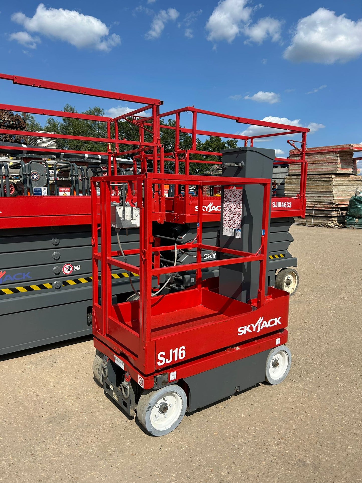 2014 SKYJACK SJ16 Runabout Personnel Lift Scissor Lift Access Platform Genie