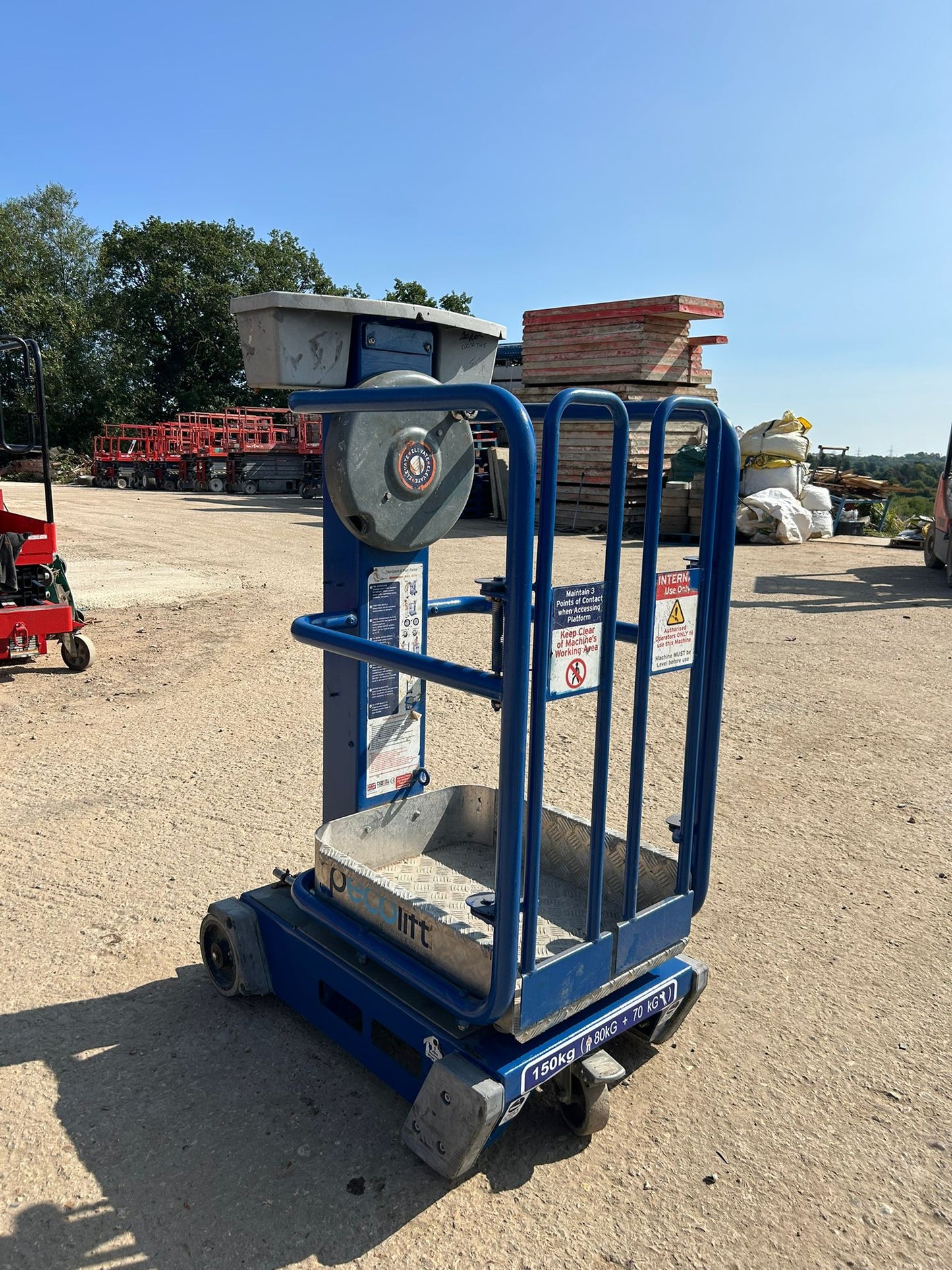 2015 Peco Lift Power Tower Scissor lift (JLG, Genie, Skyjack, Snorkel, JCB)