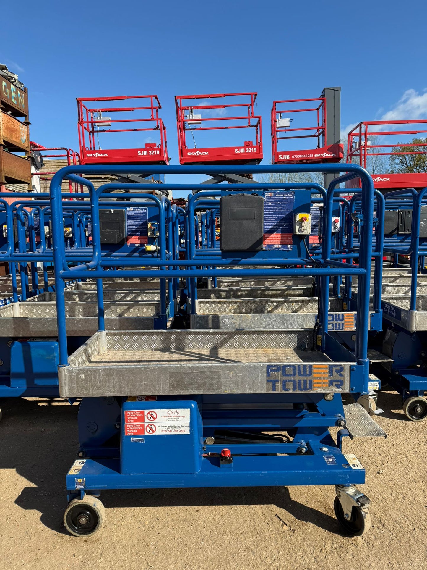 POWER TOWER PUSH AROUND SCISSOR LIFT ACCESS PLATFORM JLG, Genie,Skyjack