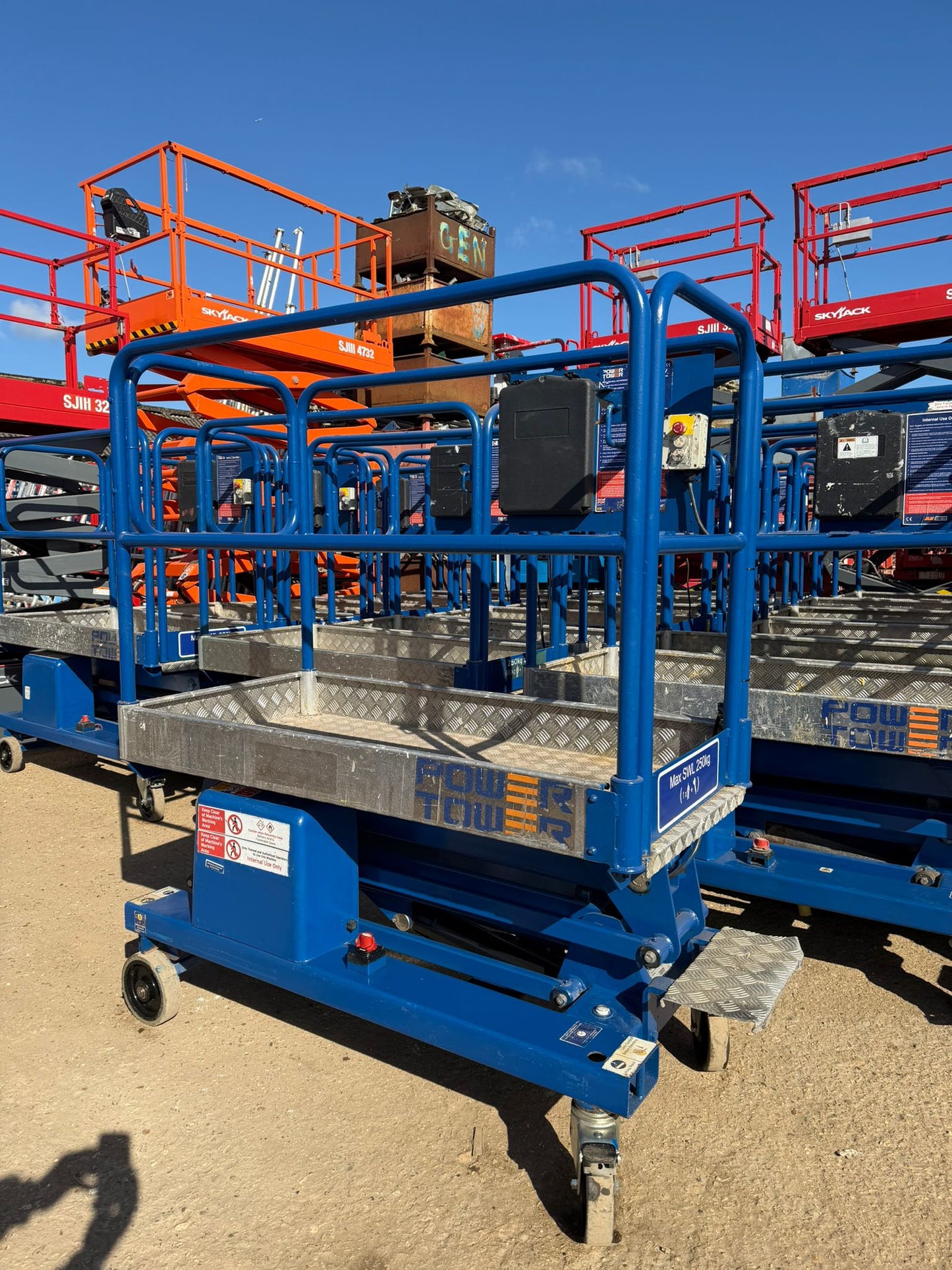 POWER TOWER PUSH AROUND SCISSOR LIFT ACCESS PLATFORM JLG, Genie,Skyjack