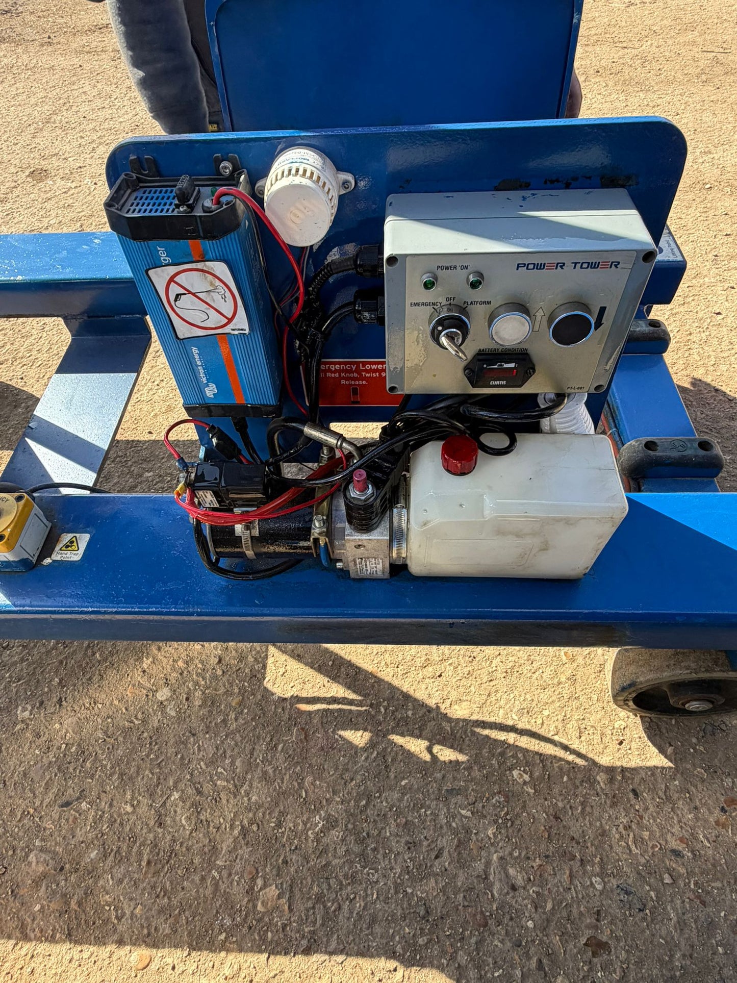 POWER TOWER PUSH AROUND SCISSOR LIFT ACCESS PLATFORM JLG, Genie,Skyjack