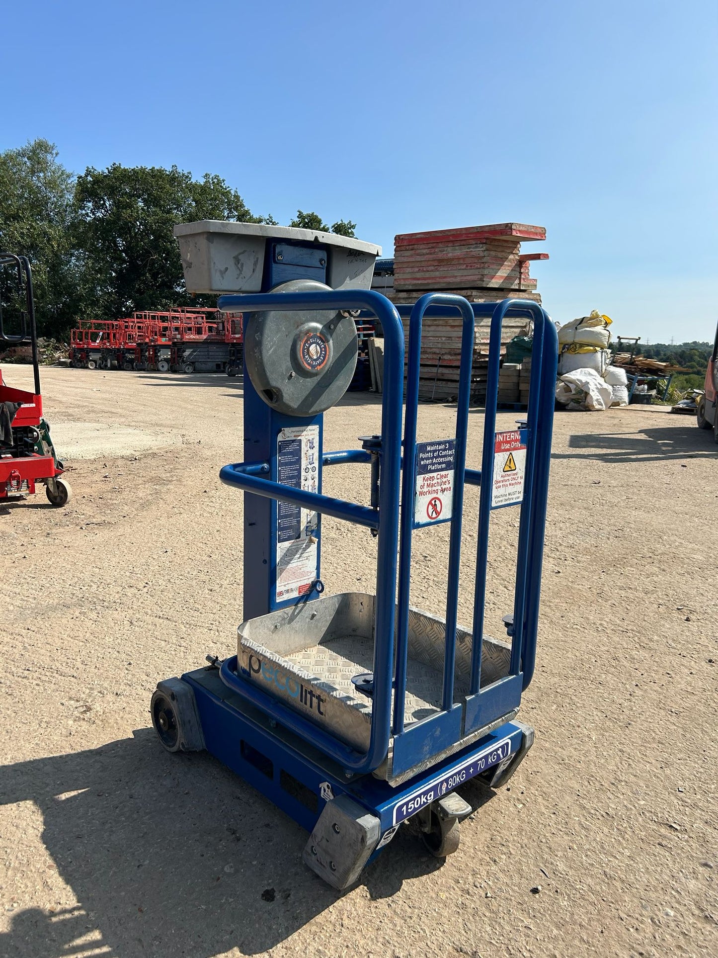 2015 Peco Lift Power Tower Scissor lift (JLG, Genie, Skyjack, Snorkel, JCB)