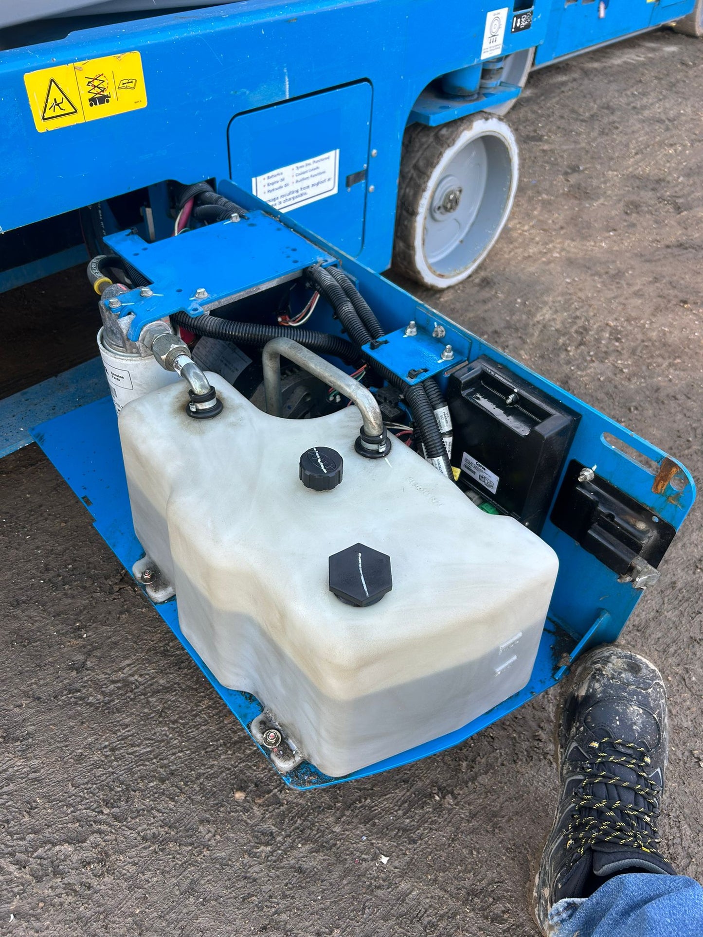 11.78 m 2019 Genie GS-3246 E-DRIVE Electric Scissor Lift,Access Platform